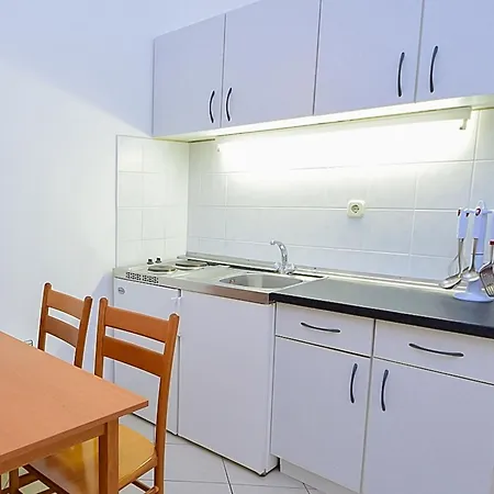 Meridiana-8 By Interhome